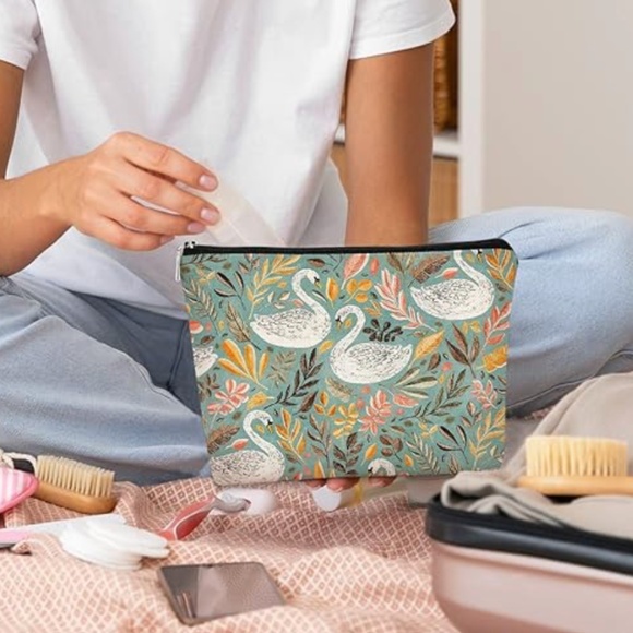 F18-NEW Turquoise with White Swans Cosmetic Bag - Picture 6 of 8